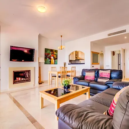 Apartment Stunning With Golf Course And Sea Views San Roque (Andalucia)