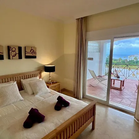 Apartment Stunning With Golf Course And Sea Views San Roque (Andalucia)